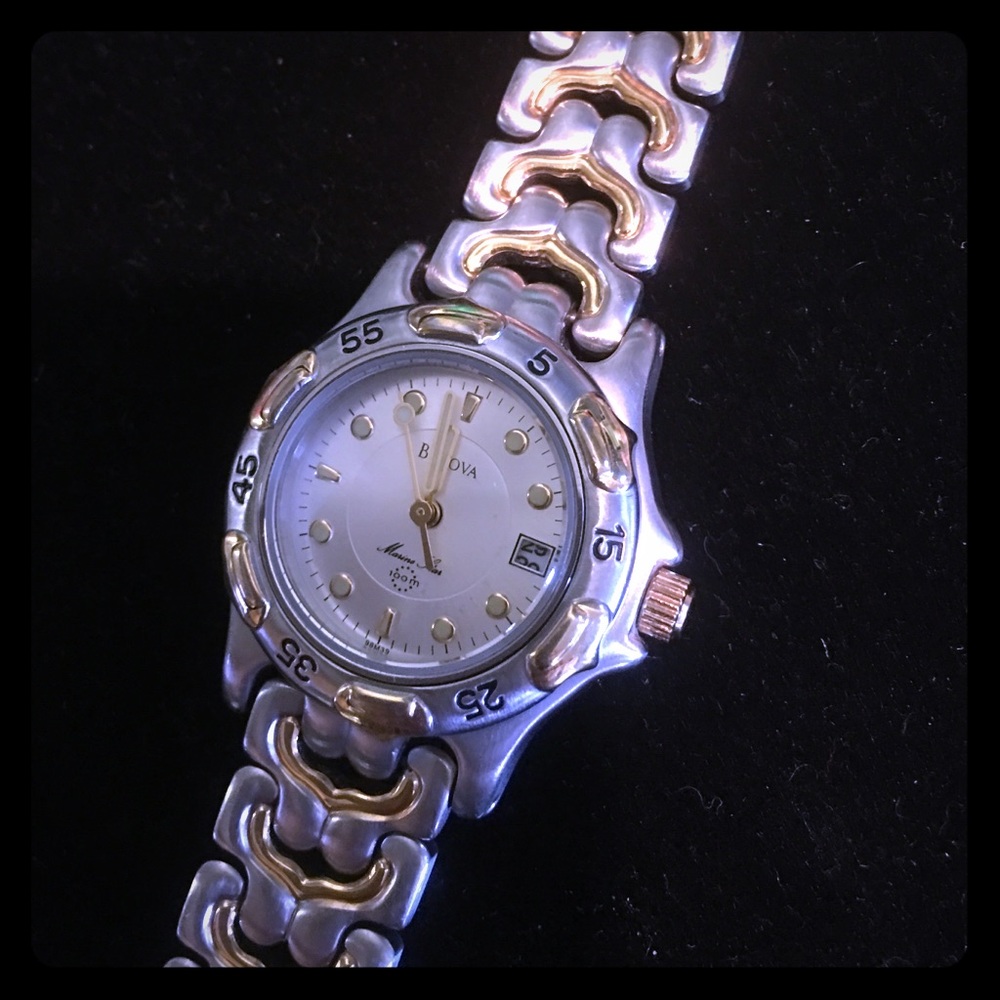 Bulova Quartz Water Resistant Watch 2 Tone silver & gold  7 1/2